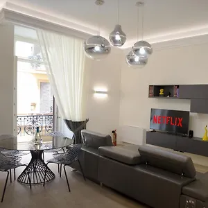  Casa vacanze Fafgrandsuitenapoli Italia